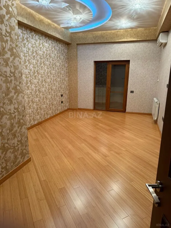 Satılır 4 otaqlı mənzil 316 m²