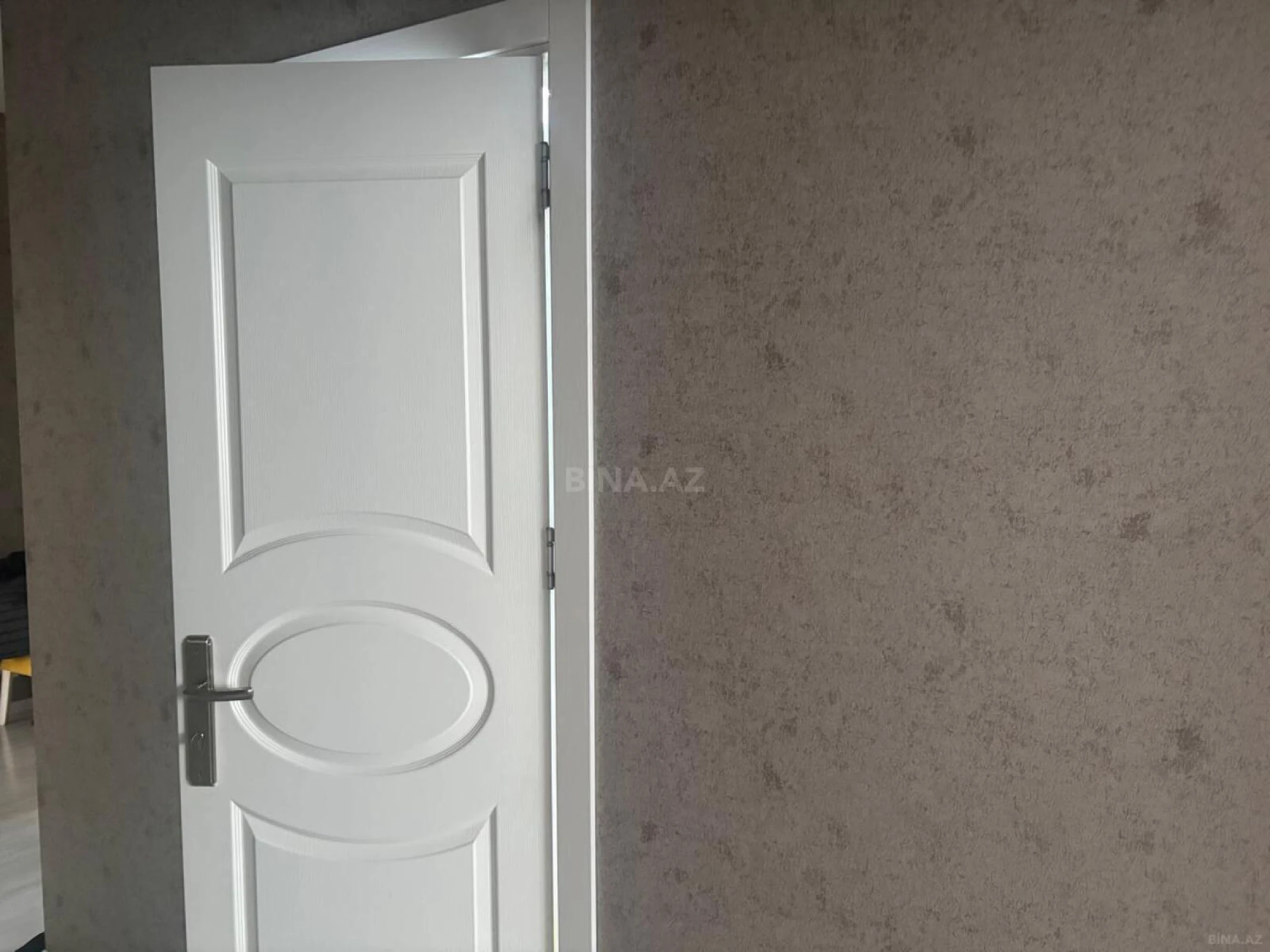 Satılır 3 otaqlı mənzil 98 m²