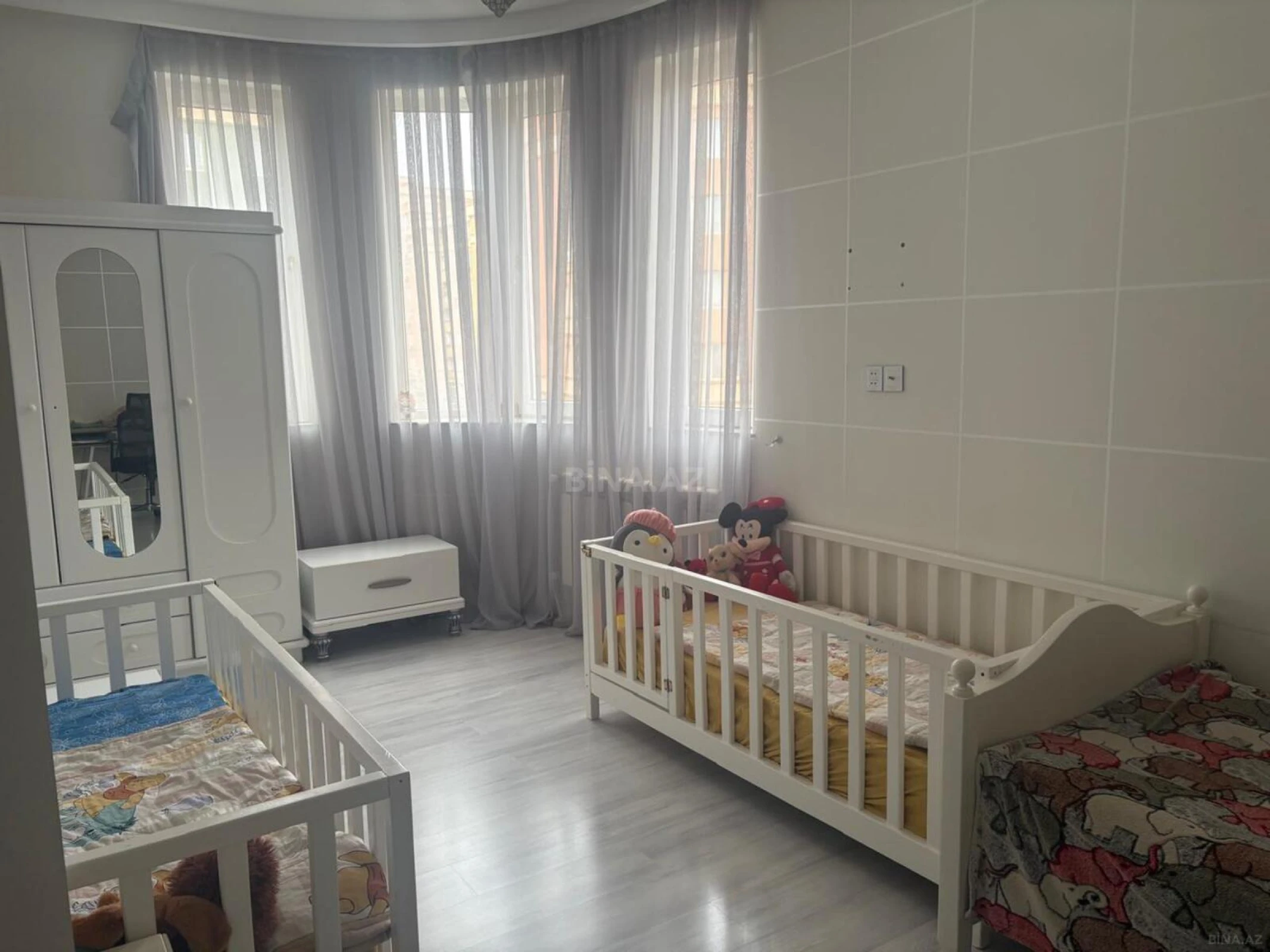 Satılır 3 otaqlı mənzil 98 m²
