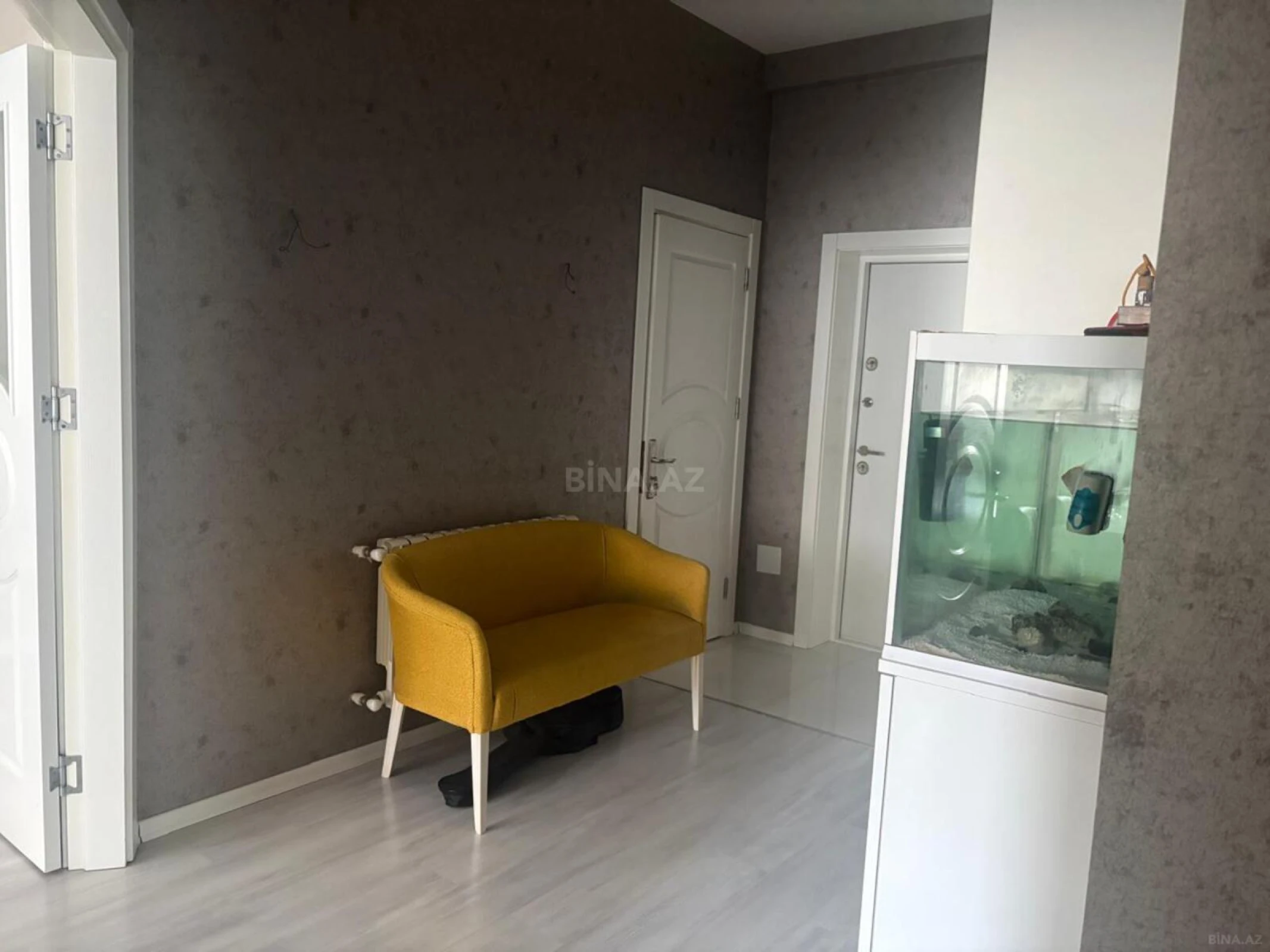 Satılır 3 otaqlı mənzil 98 m²