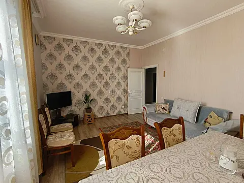 Satılır 2 otaqlı mənzil 62 m²