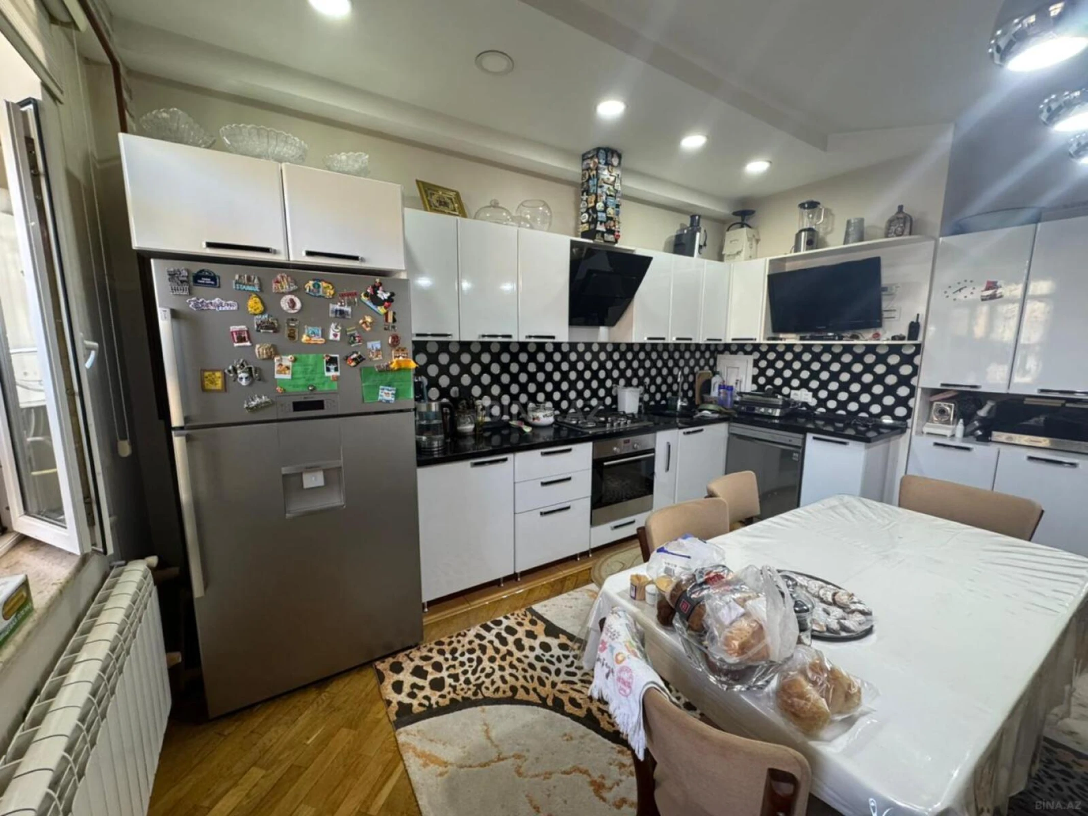 Satılır 3 otaqlı mənzil 135 m²