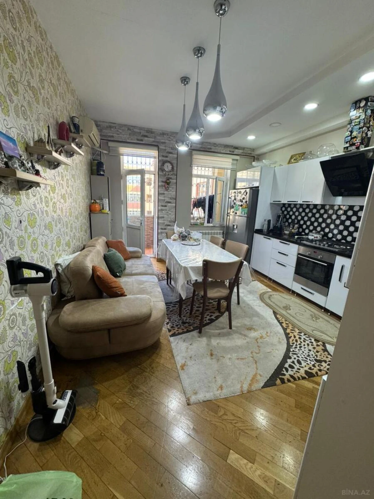 Satılır 3 otaqlı mənzil 135 m²
