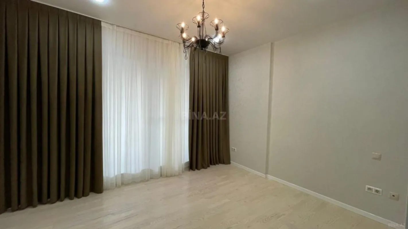 Kirayə verilir 3 otaqlı mənzil 180 m²