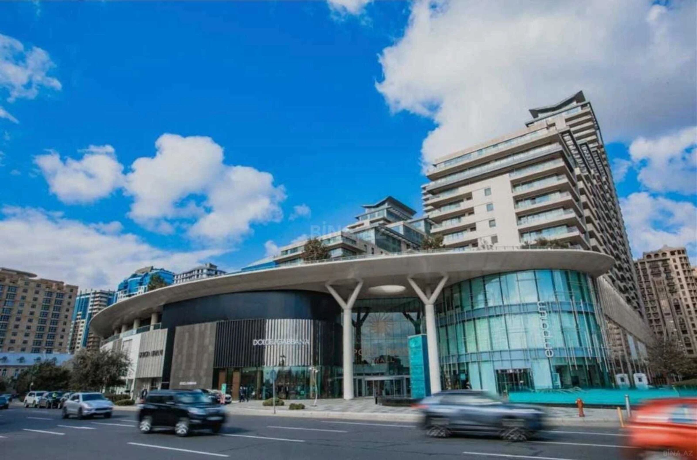 Kirayə verilir 3 otaqlı mənzil 180 m²