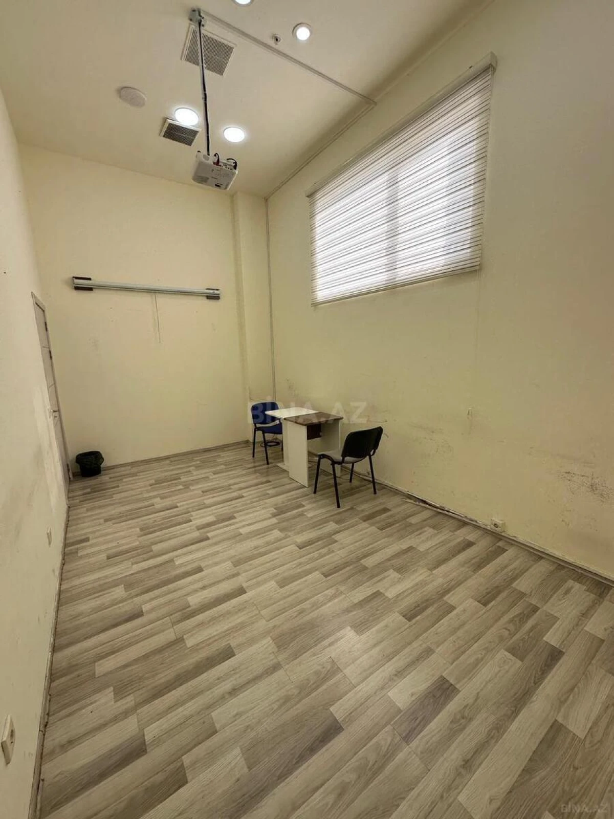 Kirayə verilir 4 otaqlı ofis 85 m²