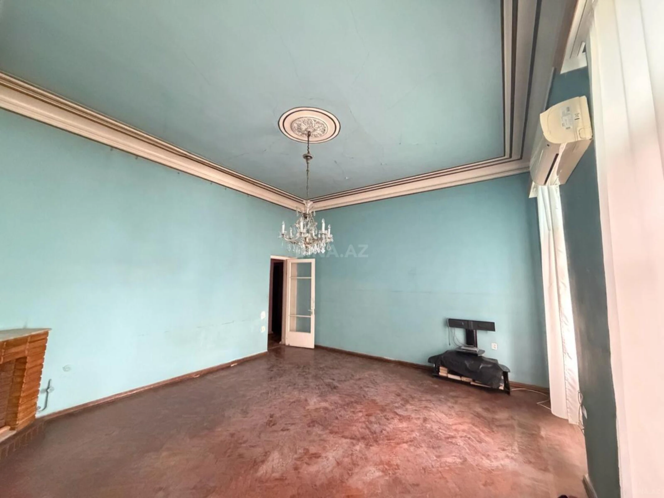 Satılır 4 otaqlı mənzil 160 m²