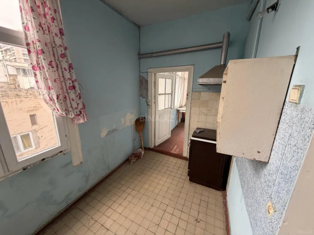 Satılır 4 otaqlı mənzil 160 m²