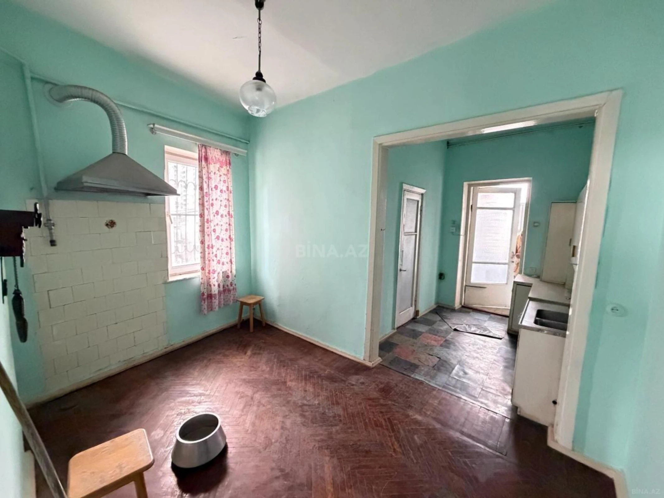 Satılır 4 otaqlı mənzil 160 m²