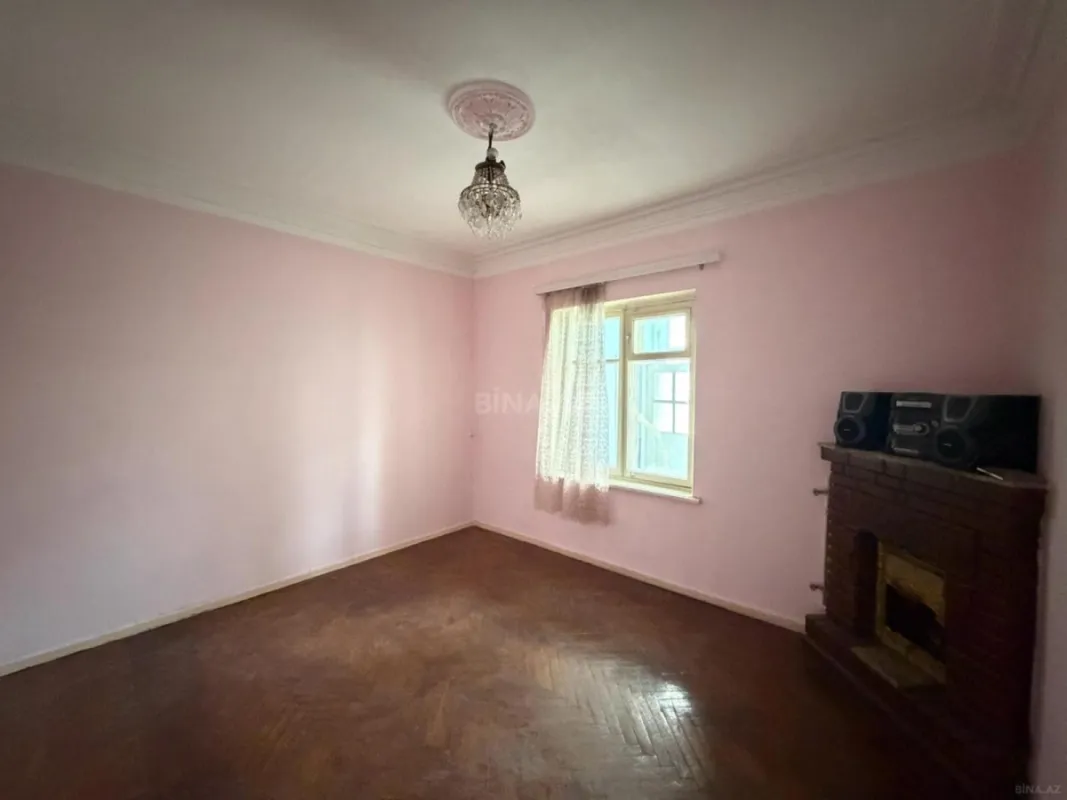 Satılır 4 otaqlı mənzil 160 m²