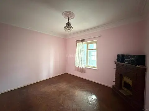 Satılır 4 otaqlı mənzil 160 m²