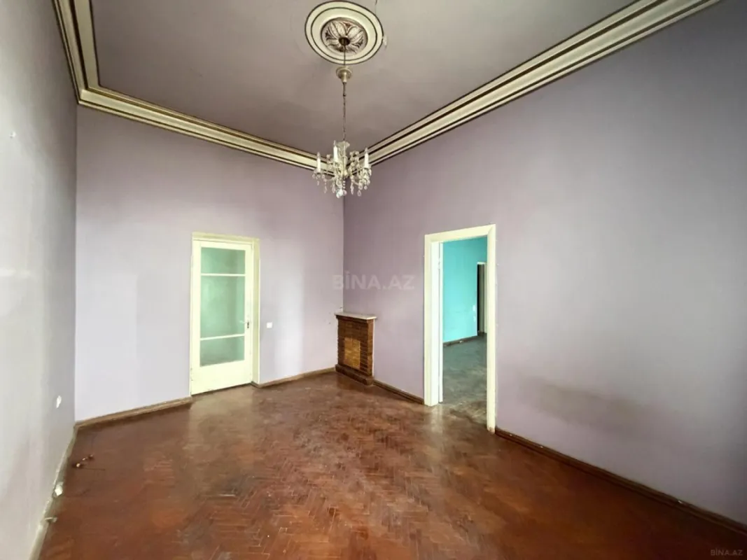 Satılır 4 otaqlı mənzil 160 m²