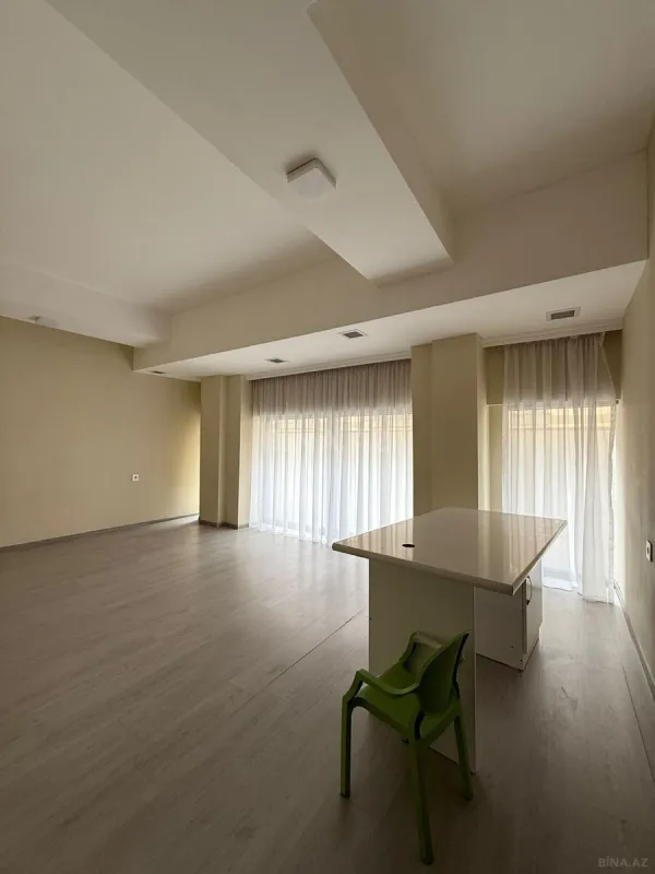 Kirayə verilir obyekt 260 m²