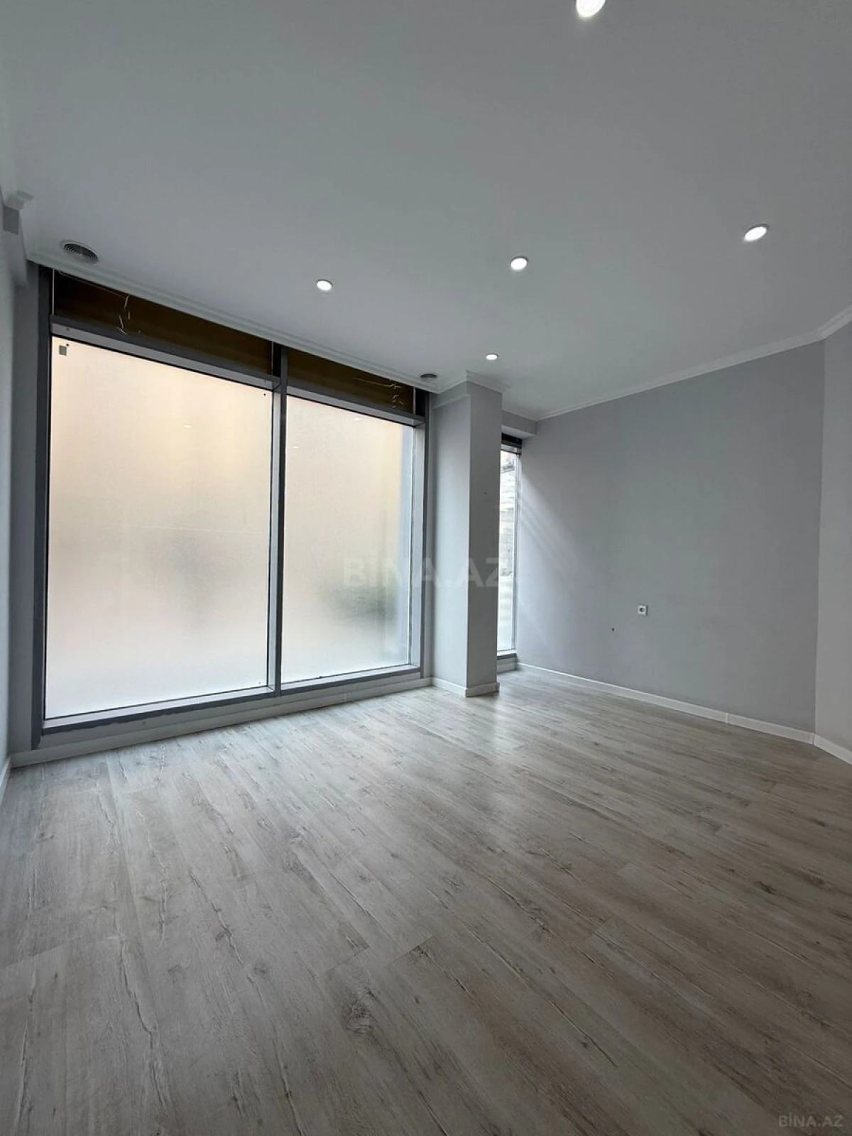 Kirayə verilir obyekt 260 m²