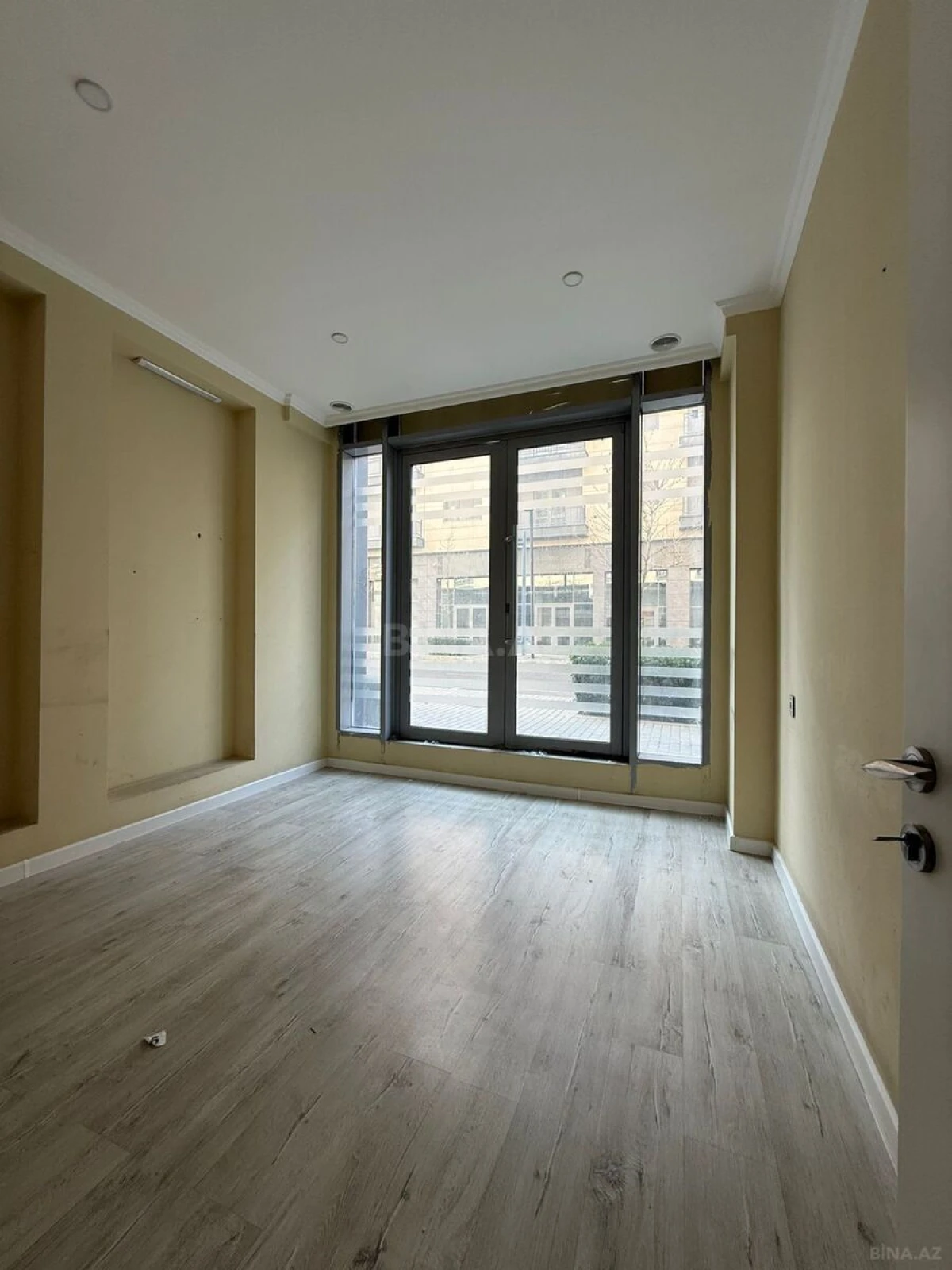 Kirayə verilir obyekt 260 m²