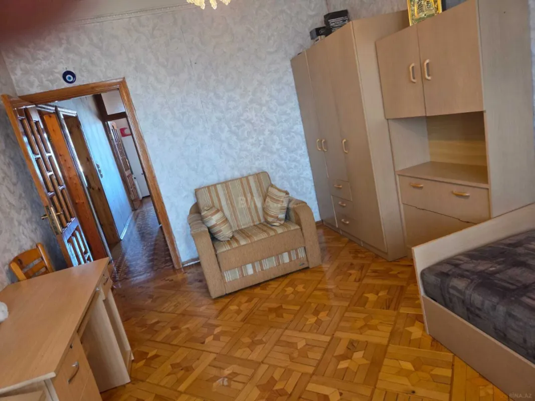 Satılır 4 otaqlı mənzil 110 m²