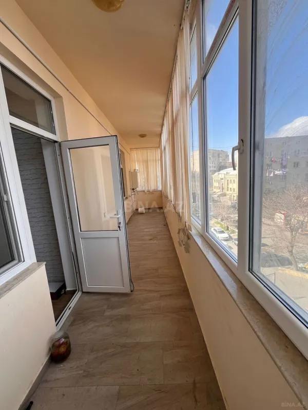 Kirayə verilir 4 otaqlı mənzil 165 m²