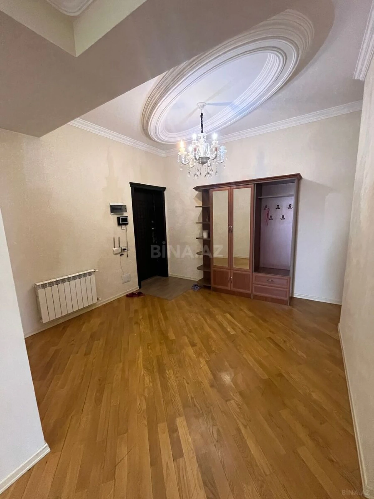 Kirayə verilir 4 otaqlı mənzil 165 m²