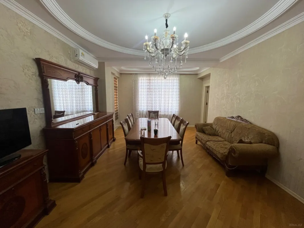 Kirayə verilir 4 otaqlı mənzil 165 m²