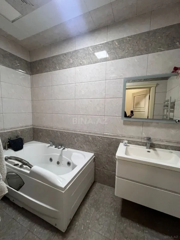 Kirayə verilir 4 otaqlı mənzil 165 m²