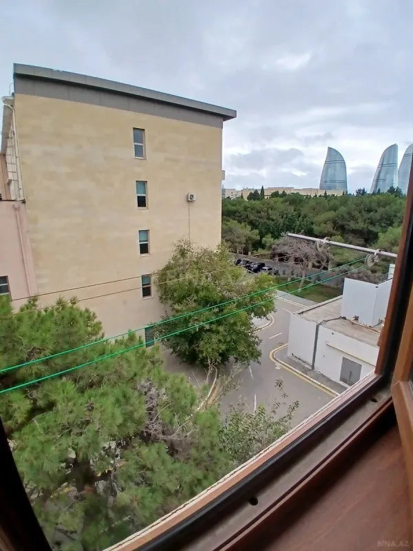 Satılır 2 otaqlı mənzil 65 m²