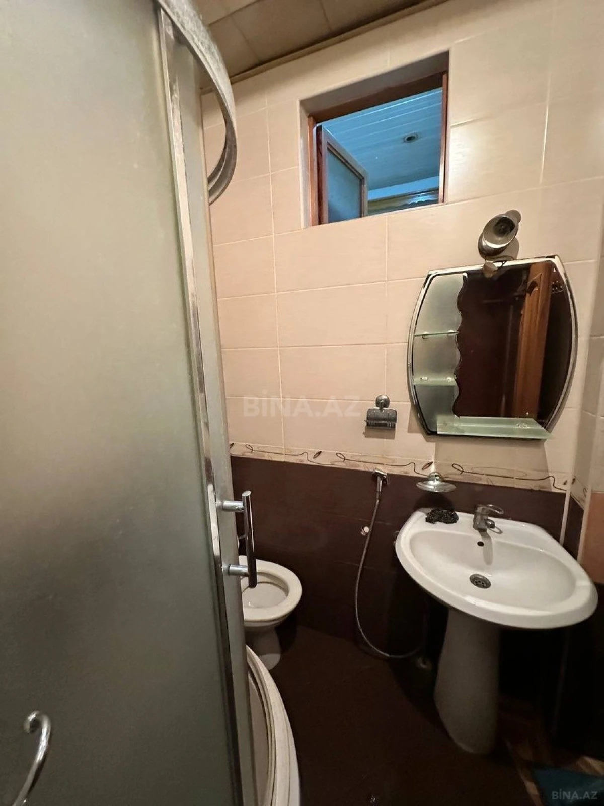 Kirayə verilir 2 otaqlı mənzil 65 m²