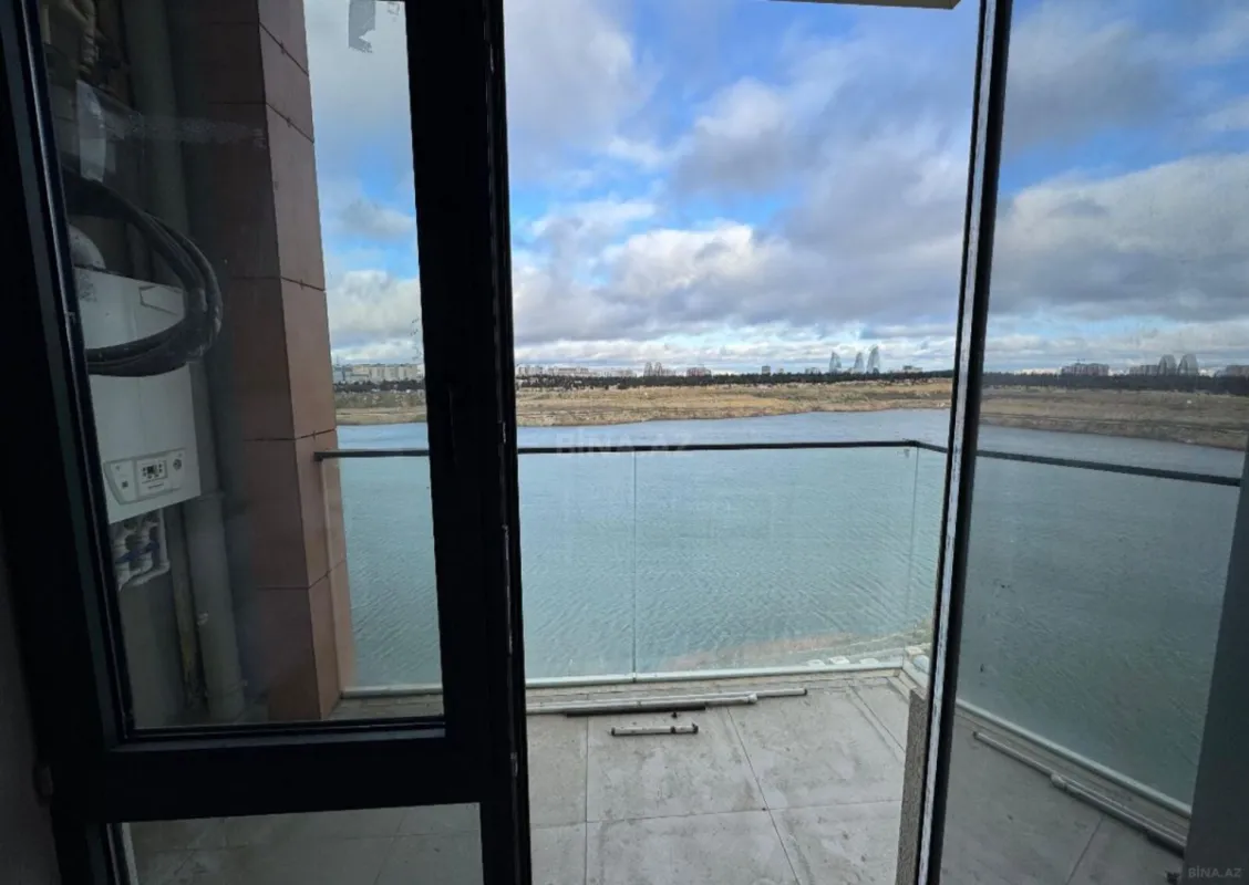 Satılır 4 otaqlı mənzil 120 m²