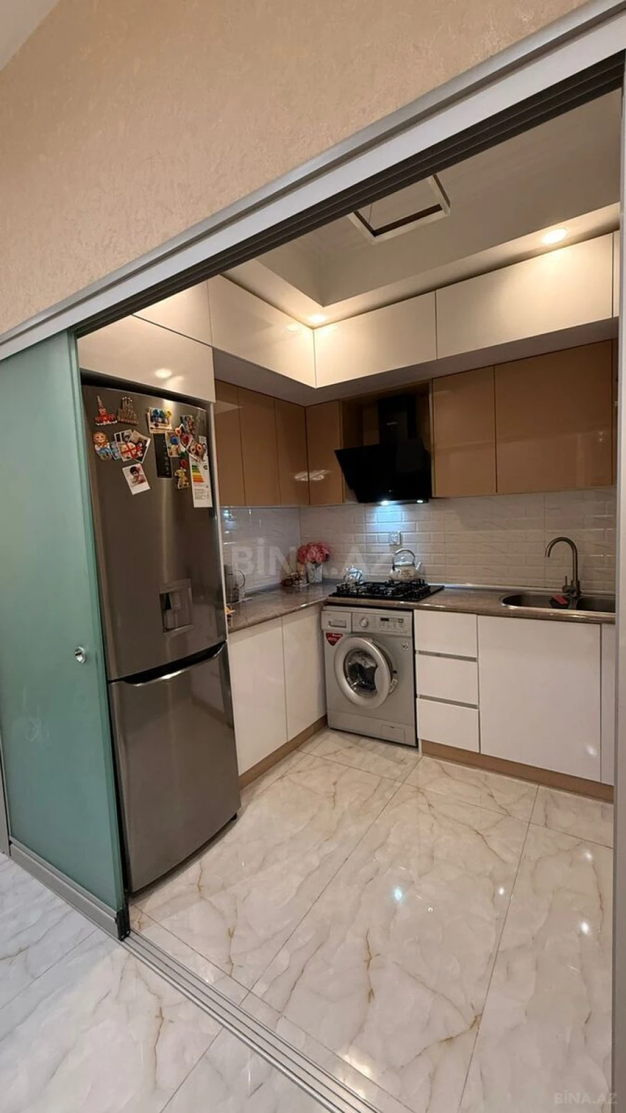 Satılır 2 otaqlı mənzil 77 m²