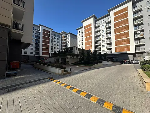 Satılır 5 otaqlı mənzil 245 m²