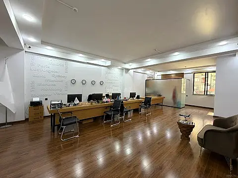 Kirayə verilir 2 otaqlı ofis 120 m²