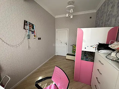 Satılır 2 otaqlı mənzil 70 m²