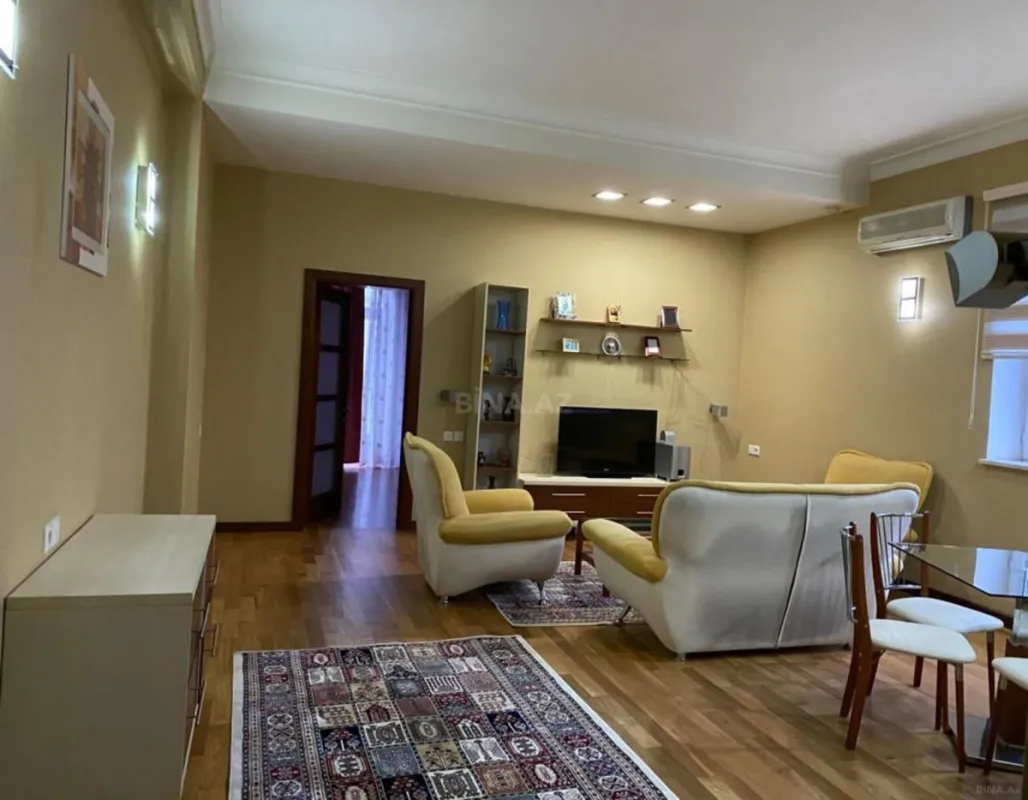 Kirayə verilir 2 otaqlı mənzil 70 m²