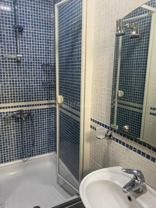 Kirayə verilir 2 otaqlı mənzil 70 m²