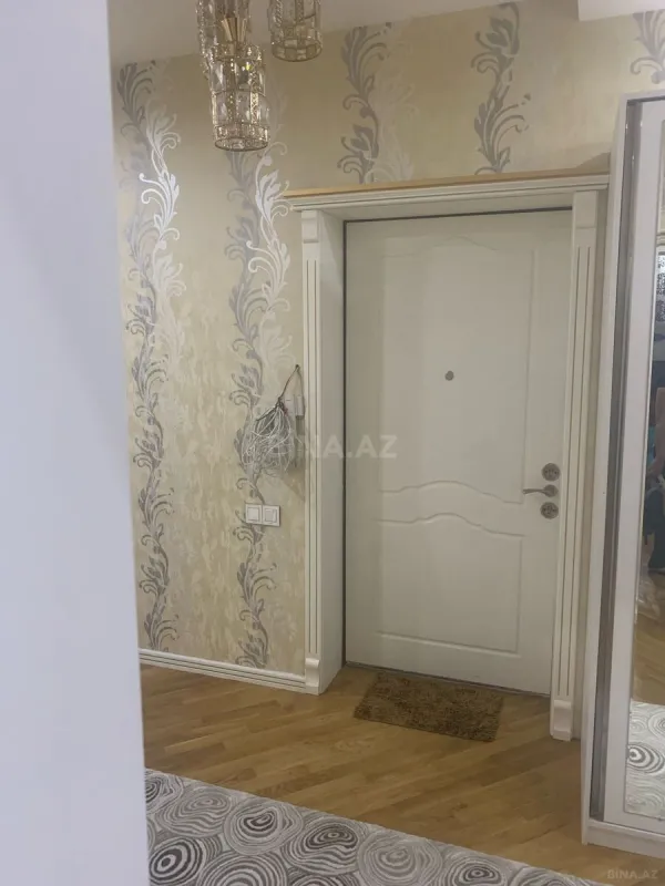 Satılır 3 otaqlı mənzil 140 m²