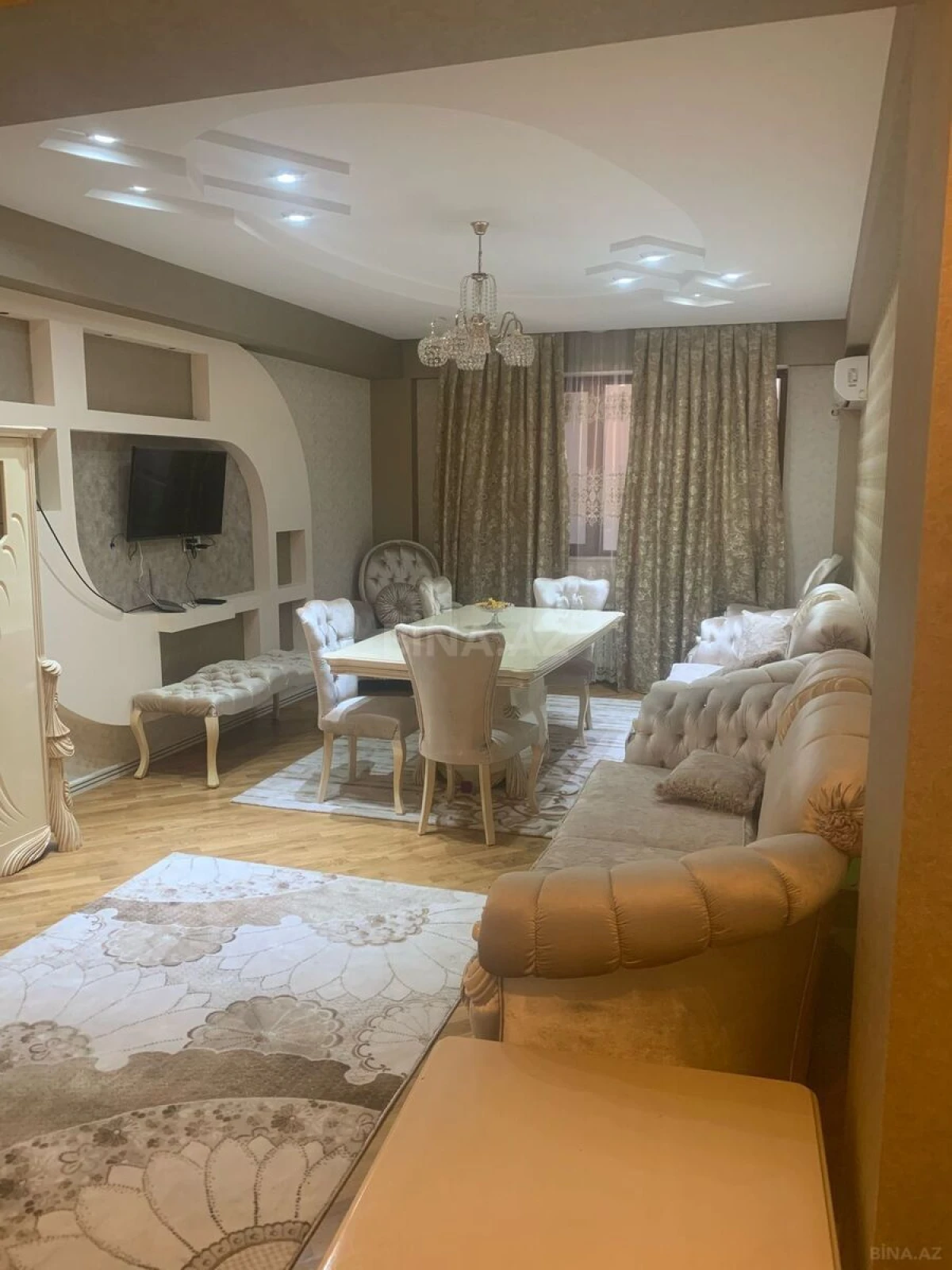 Satılır 3 otaqlı mənzil 140 m²