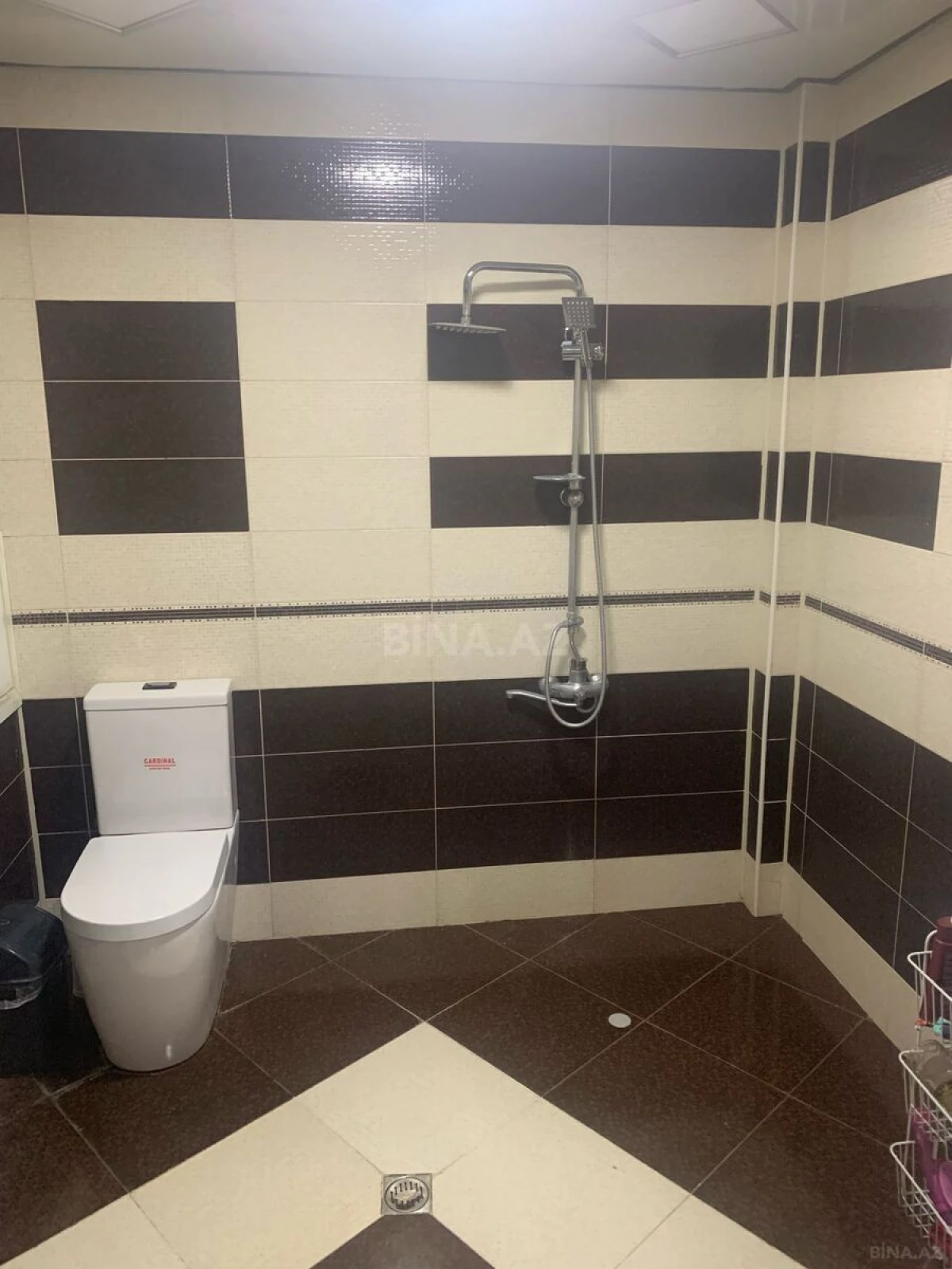 Satılır 3 otaqlı mənzil 140 m²