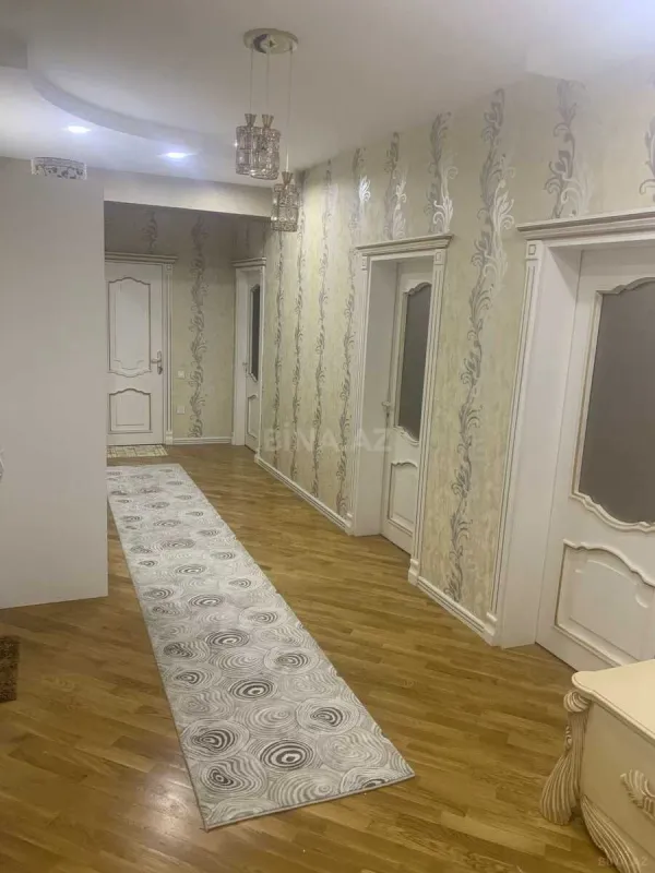 Satılır 3 otaqlı mənzil 140 m²