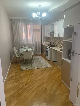 Satılır 3 otaqlı mənzil 140 m²