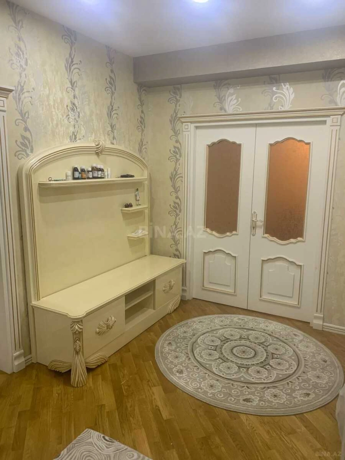 Satılır 3 otaqlı mənzil 140 m²