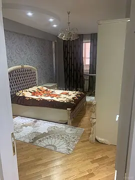 Satılır 3 otaqlı mənzil 140 m²