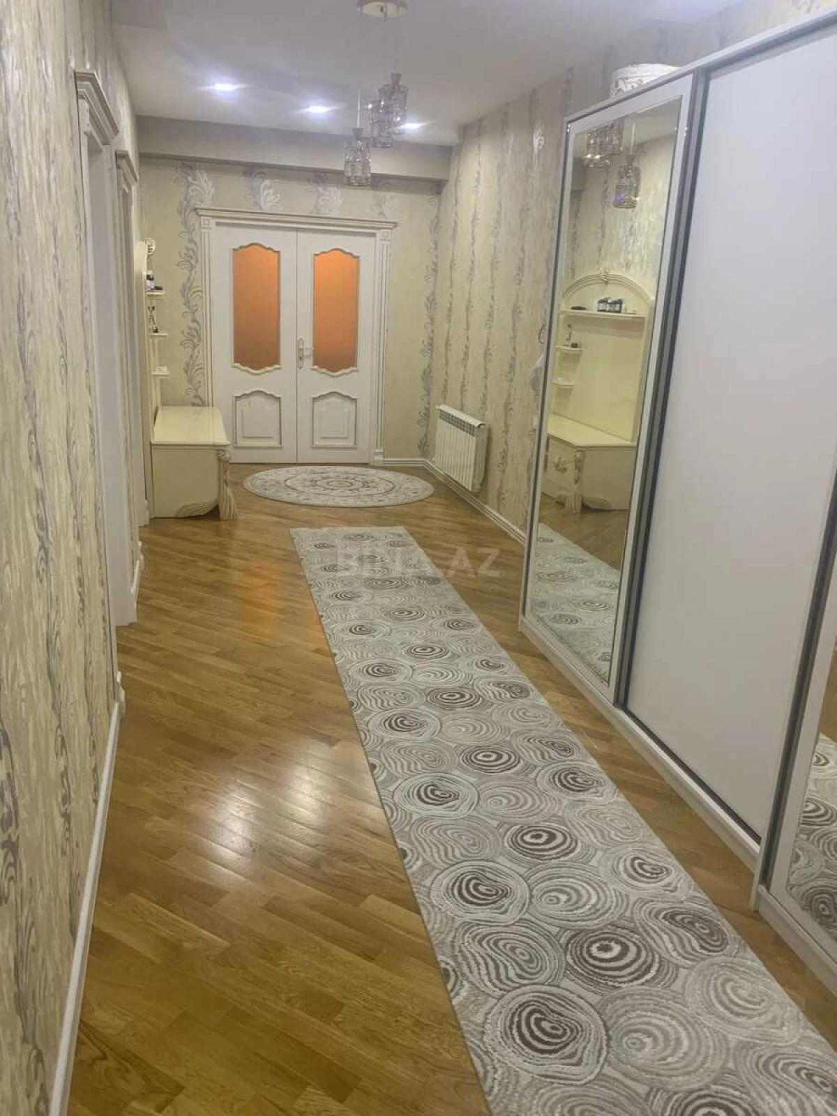 Satılır 3 otaqlı mənzil 140 m²