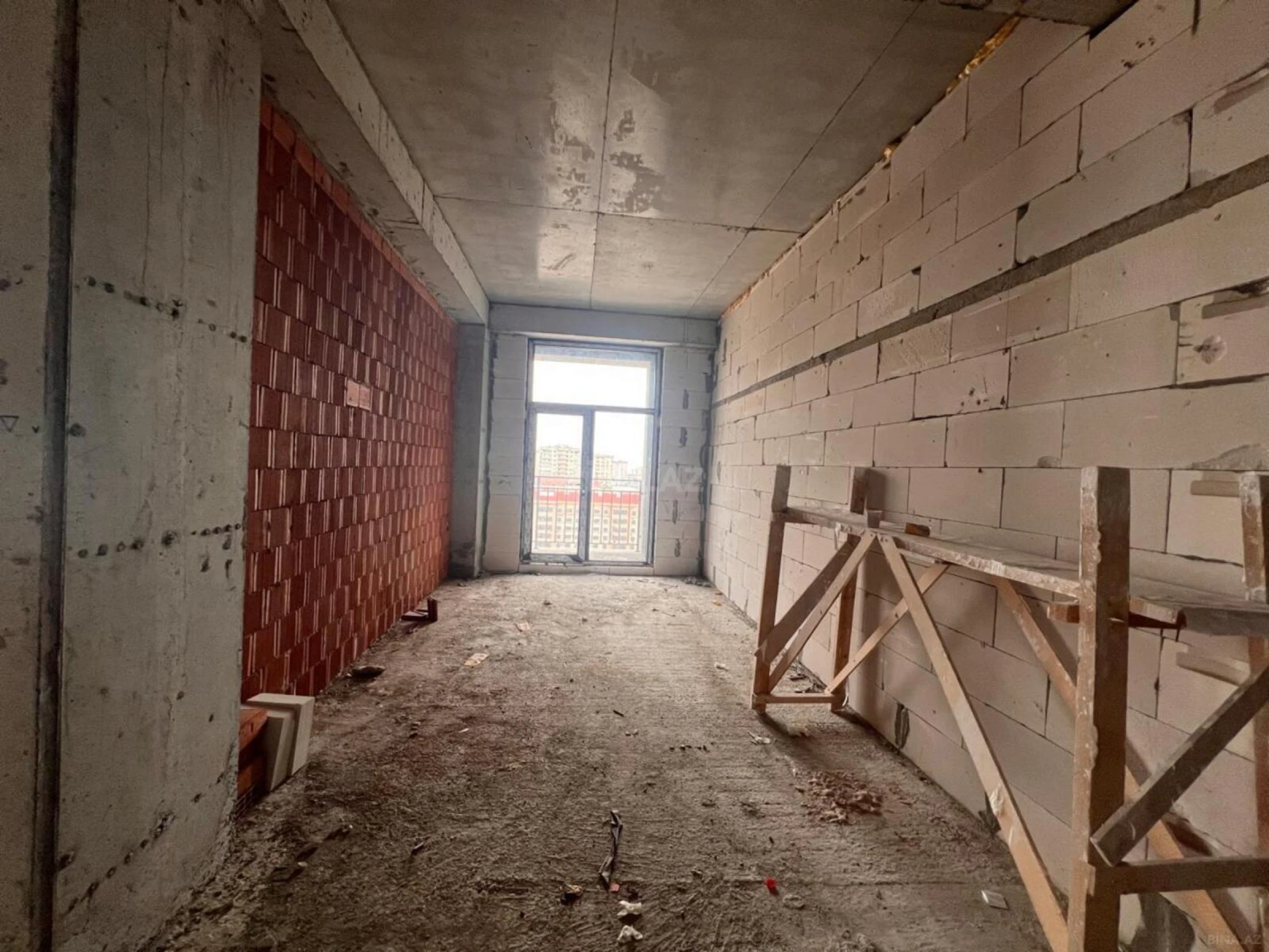 Satılır 3 otaqlı mənzil 128 m²