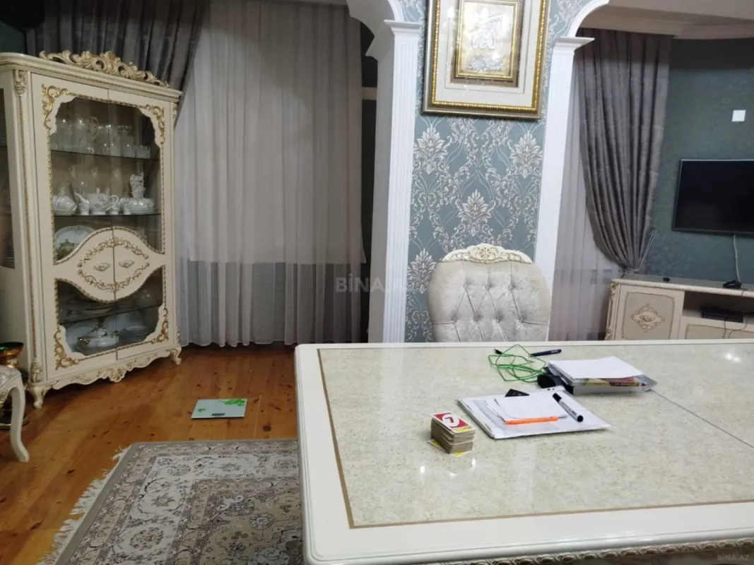 Satılır 3 otaqlı mənzil 118 m²