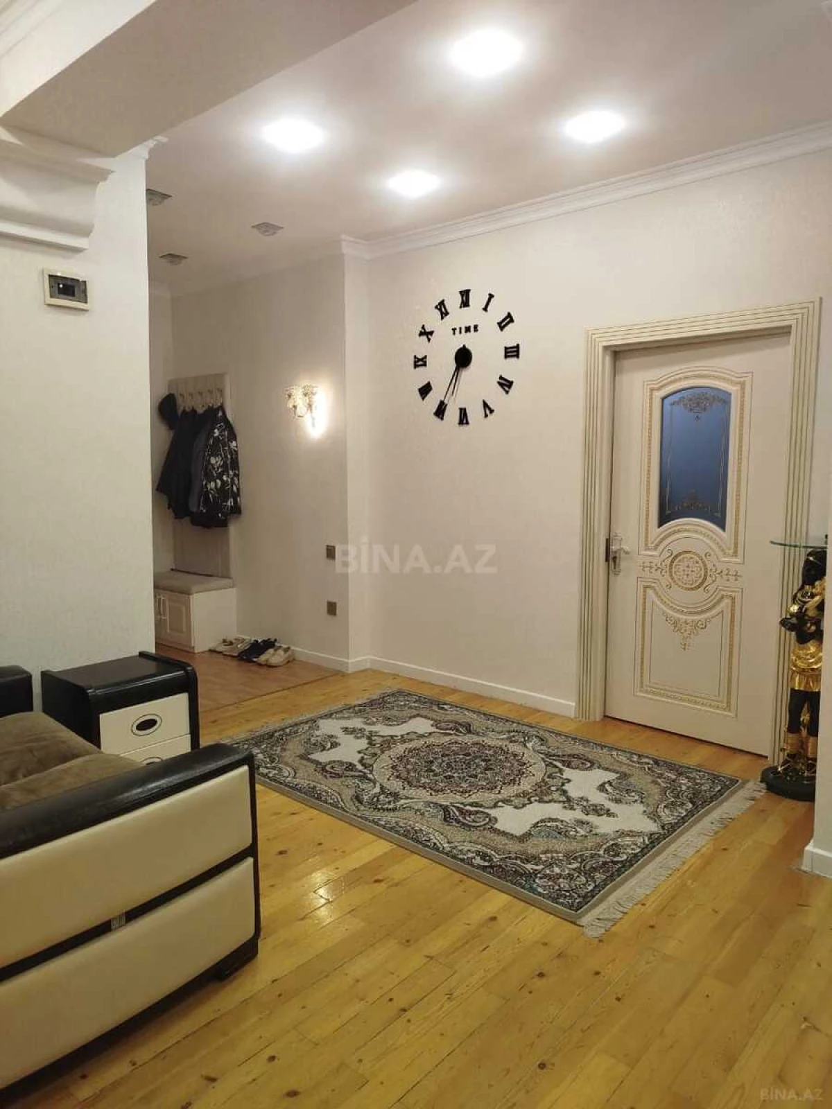 Satılır 3 otaqlı mənzil 118 m²