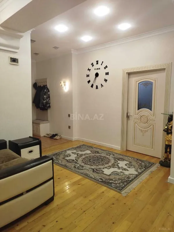 Satılır 3 otaqlı mənzil 118 m²
