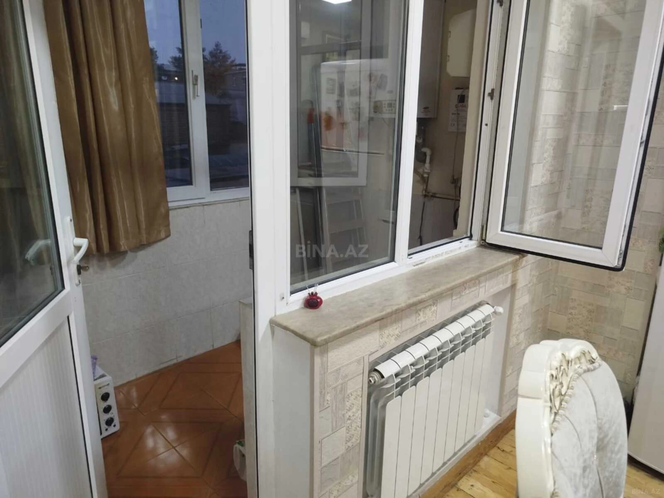 Satılır 3 otaqlı mənzil 118 m²