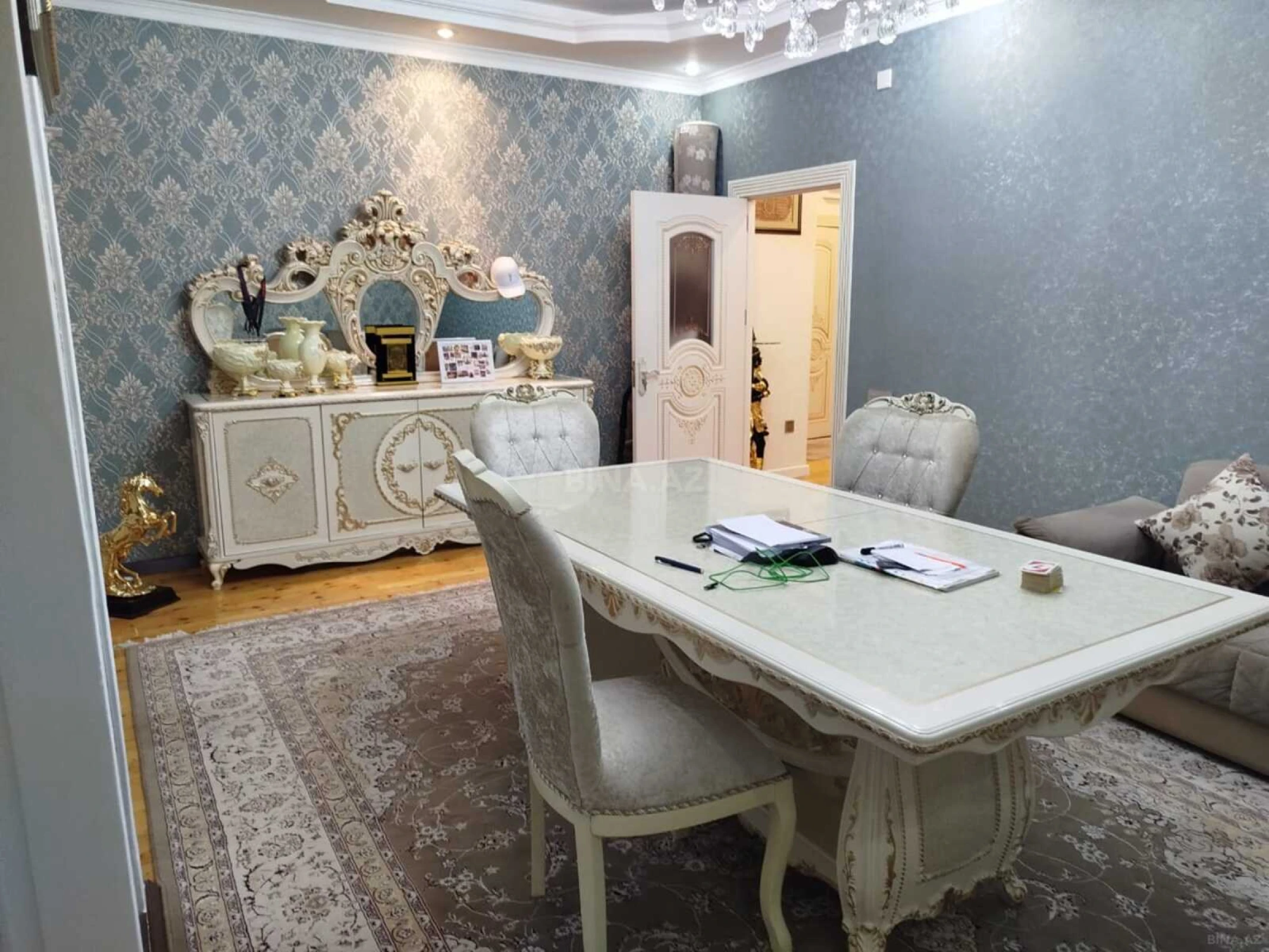Satılır 3 otaqlı mənzil 118 m²