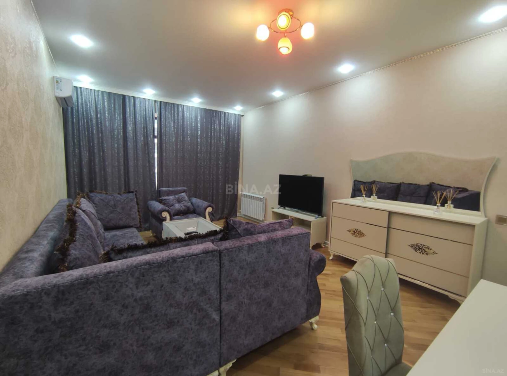 Kirayə verilir 2 otaqlı mənzil 105 m²