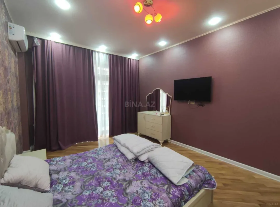 Kirayə verilir 2 otaqlı mənzil 105 m²