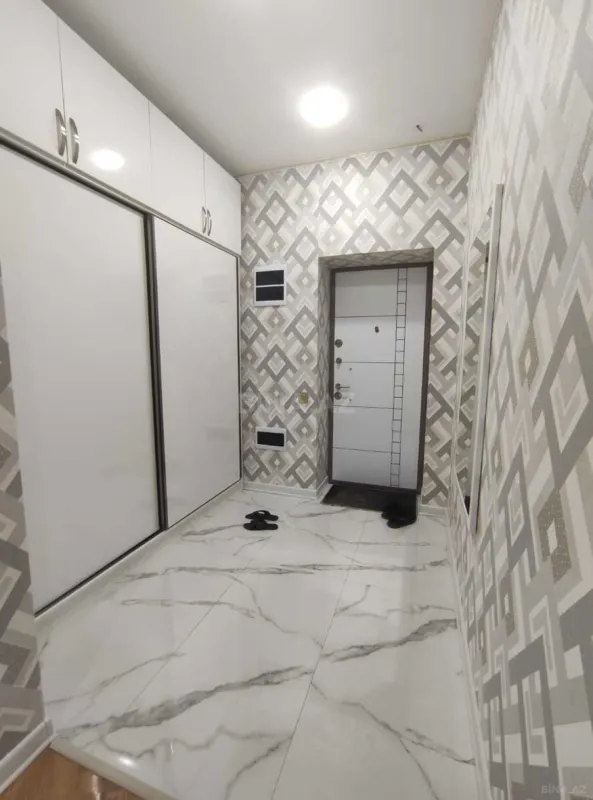 Kirayə verilir 2 otaqlı mənzil 105 m²